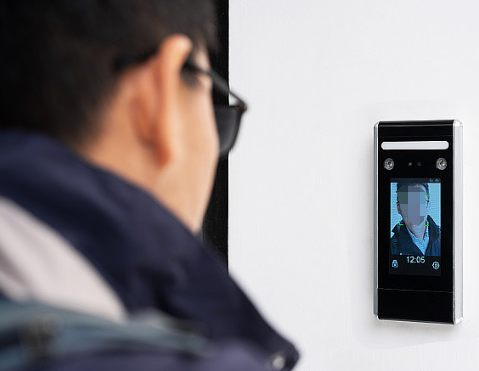 安全硬核!全储物流人脸识别管仓储,纺织 / 外贸 / 日化存储更放心