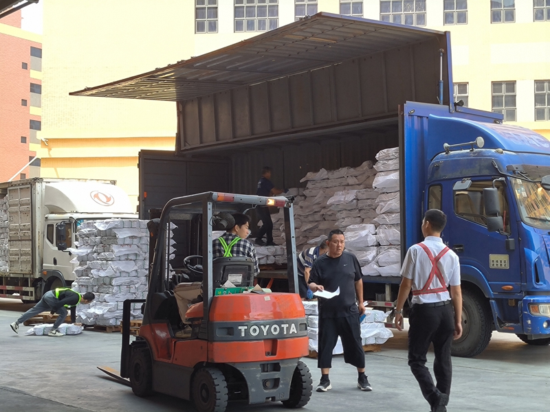 公共仓棉纱操作现场